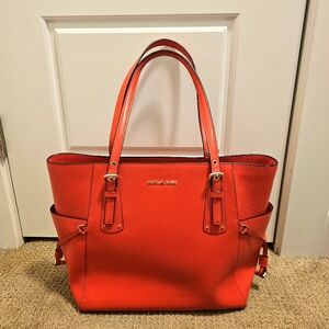 Michael Kors Voyager EW Crossgrain Leather tote Sea Coral